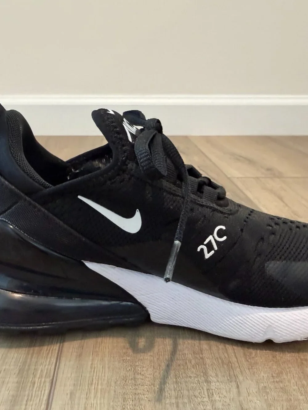 Nike Air Max 270 Black White Women's Size 5 Excellent Condition